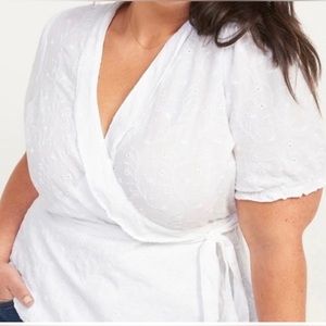 NWT Old Navy Puff Sleeve Floral Eyelet Wrap